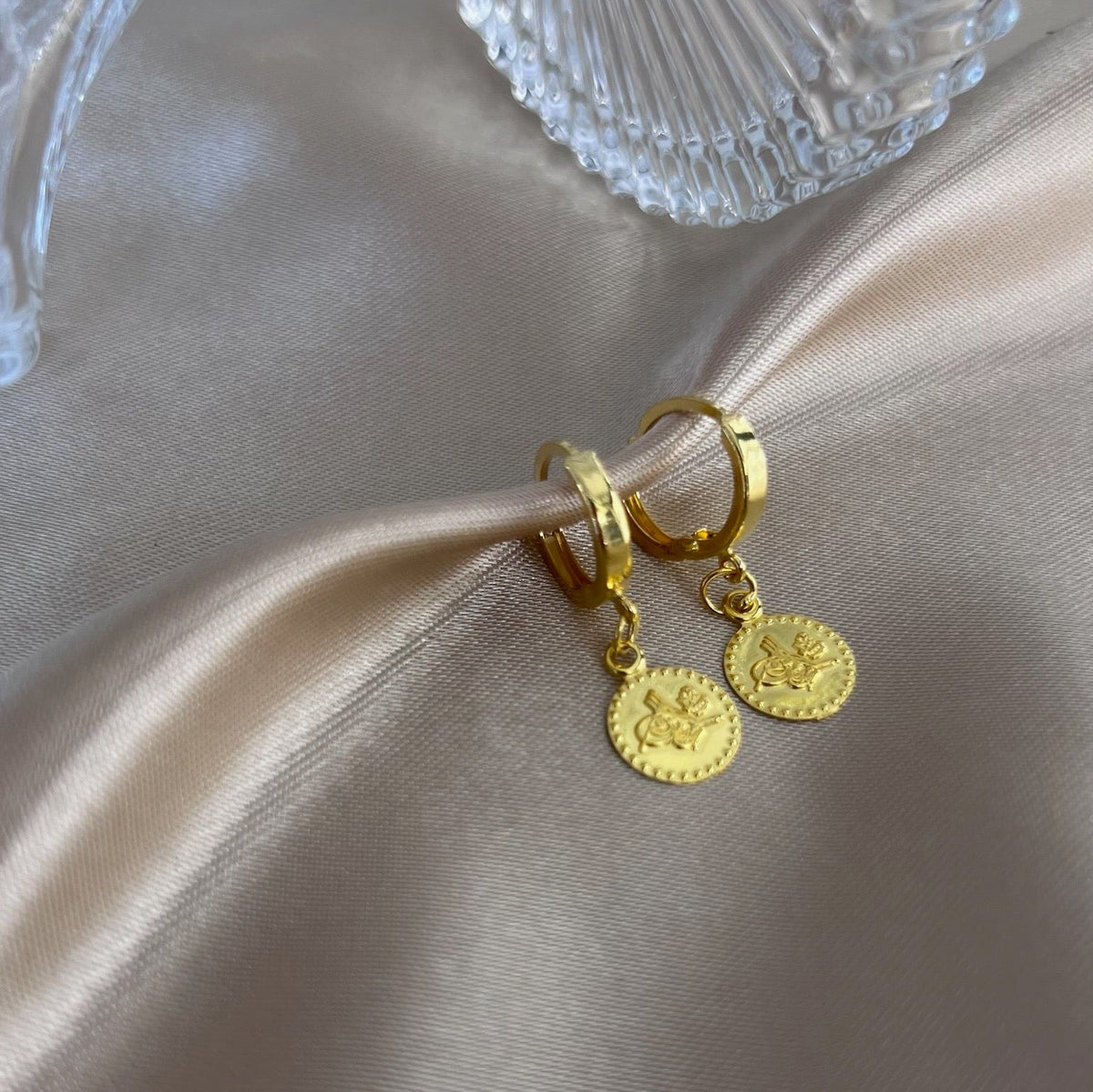 Reşat Baskı gold earrings