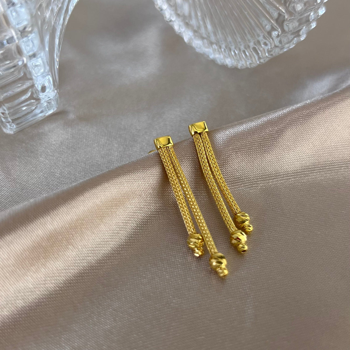 Simple gold earrings