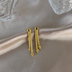 Simple gold earrings