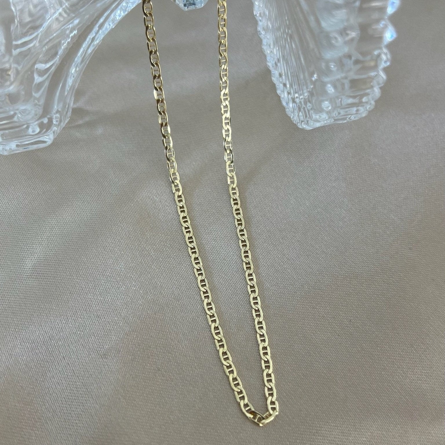 Simple gold chain