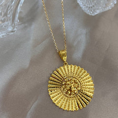 Dorika gold necklace